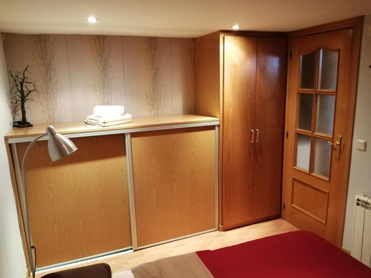 Apartamentos Deluxe Barajas Madrid Kültér fotó