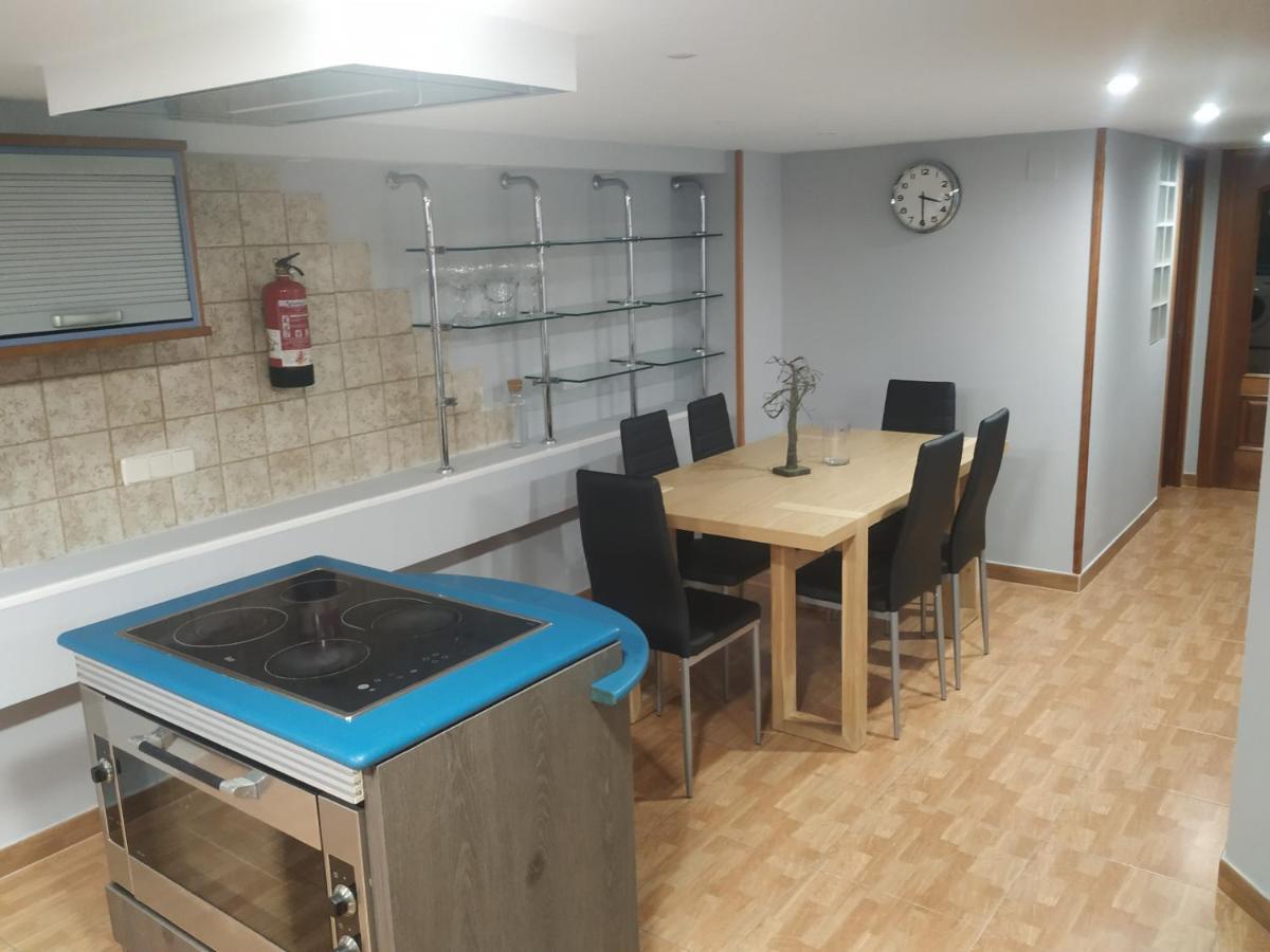 Apartamentos Deluxe Barajas Madrid Kültér fotó