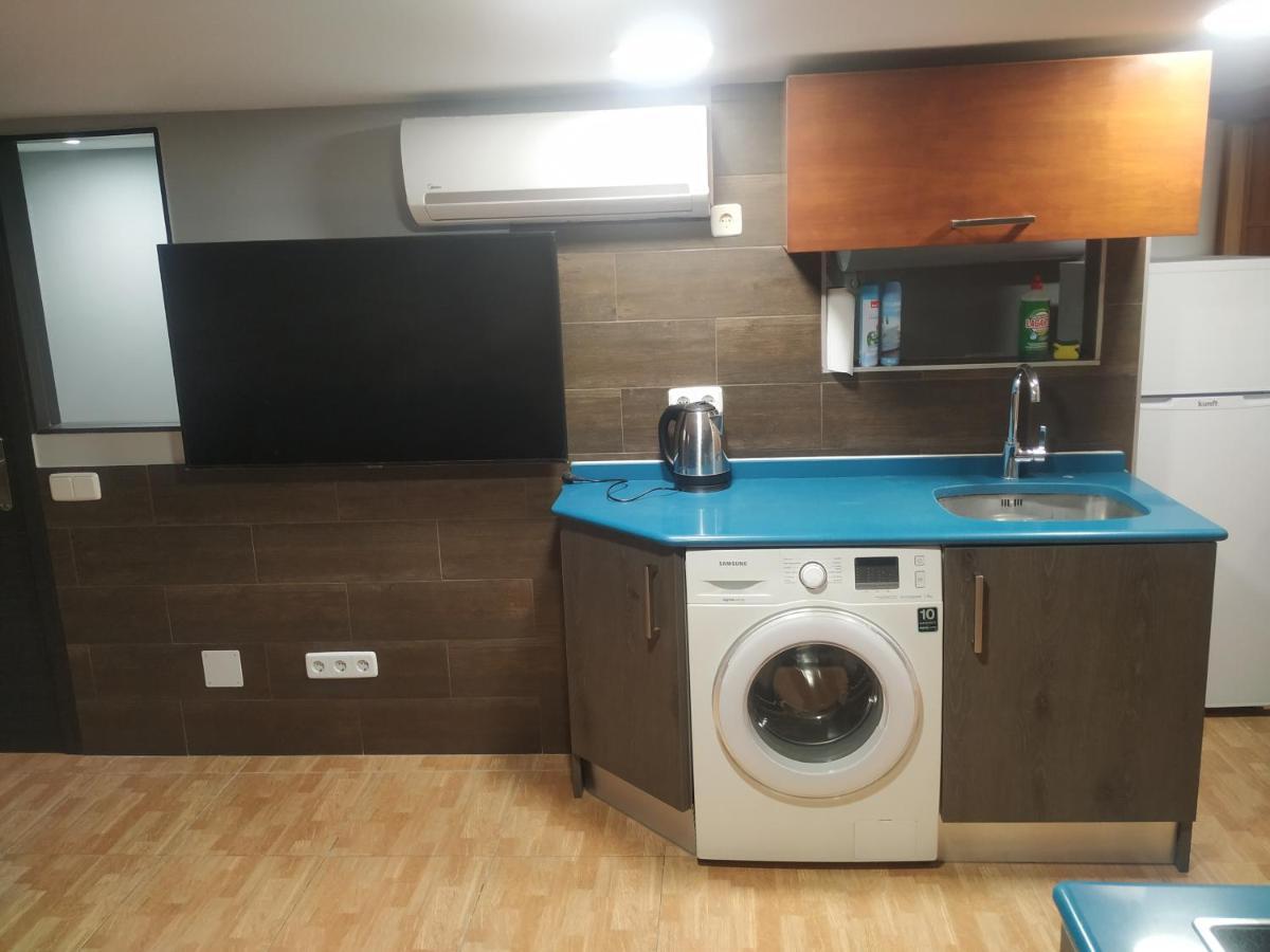 Apartamentos Deluxe Barajas Madrid Kültér fotó
