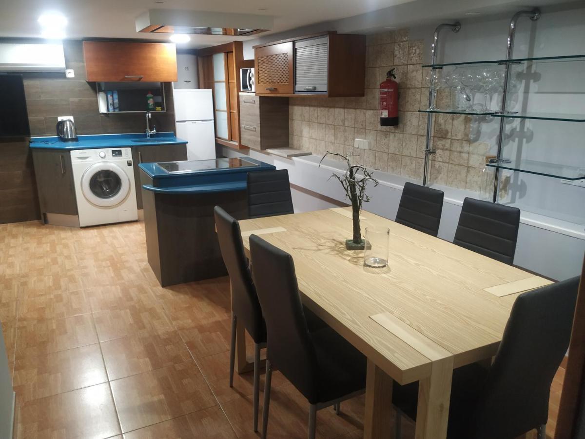 Apartamentos Deluxe Barajas Madrid Kültér fotó