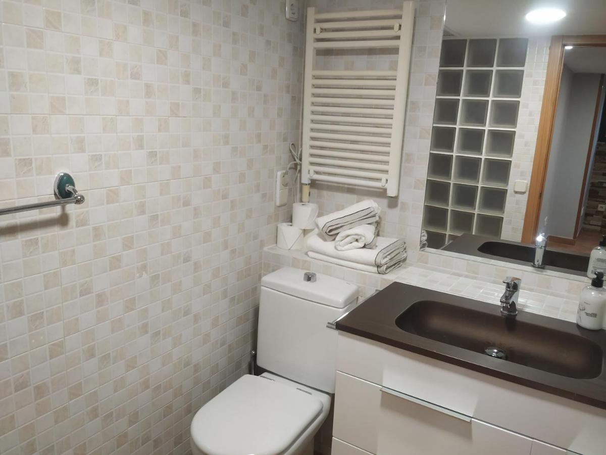 Apartamentos Deluxe Barajas Madrid Kültér fotó