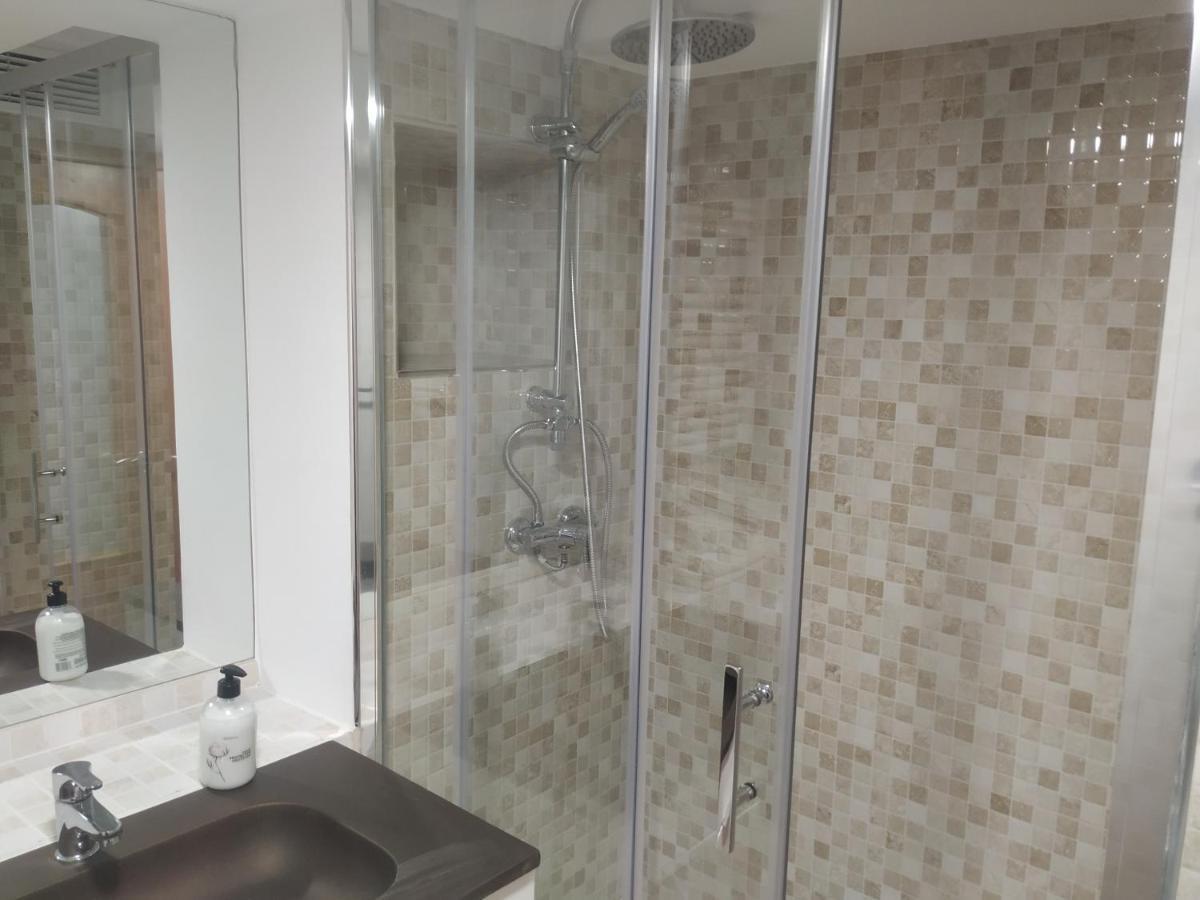 Apartamentos Deluxe Barajas Madrid Kültér fotó