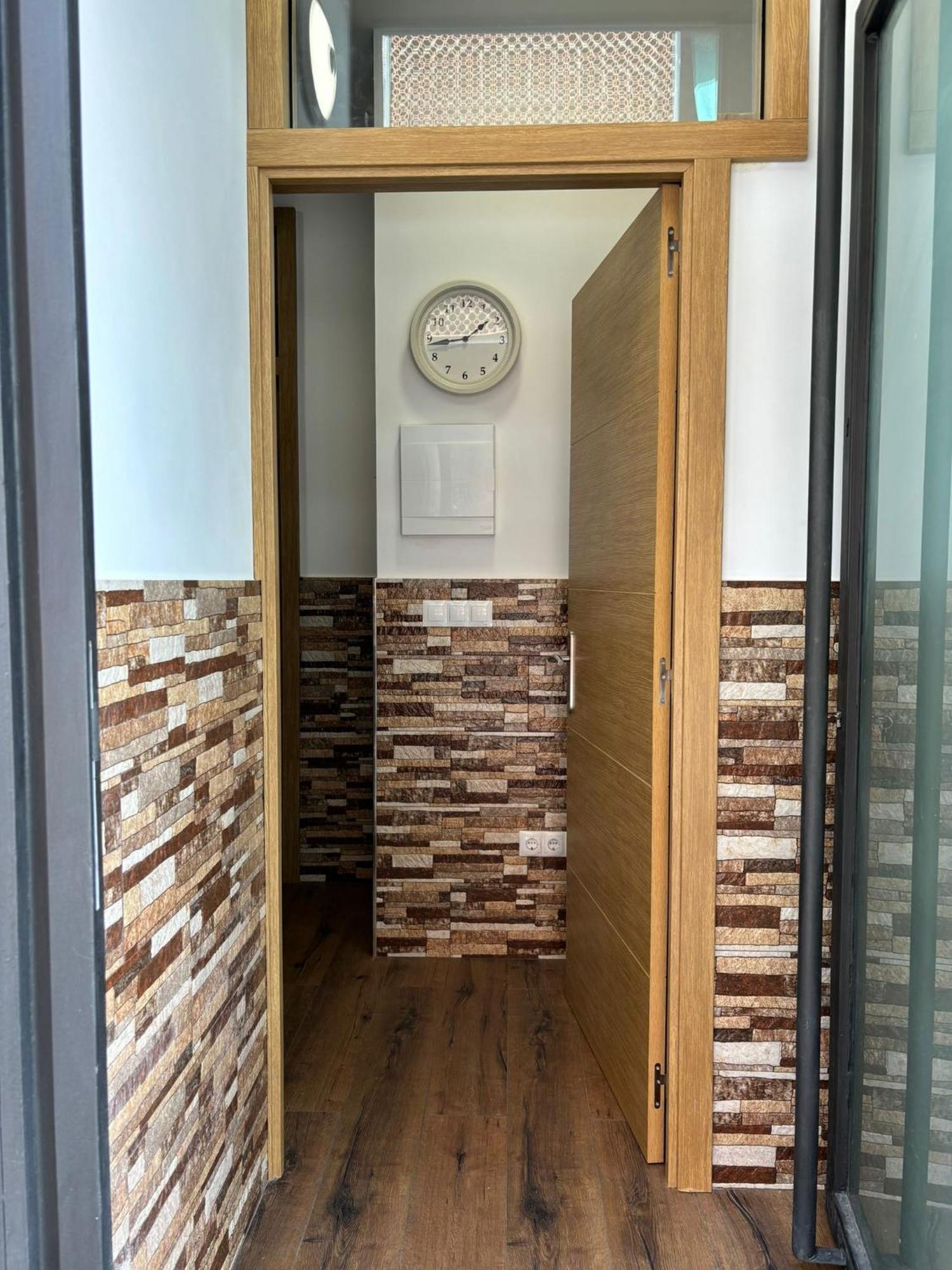 Apartamentos Deluxe Barajas Madrid Kültér fotó